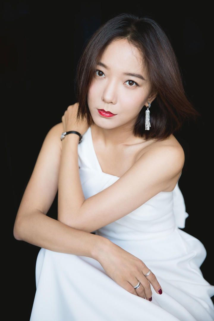 高清国内短发女明星王珞丹时尚写真图片
