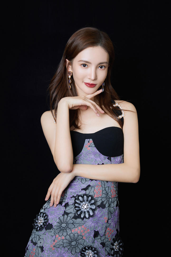 极品女明星金晨个人艺术照写真图片