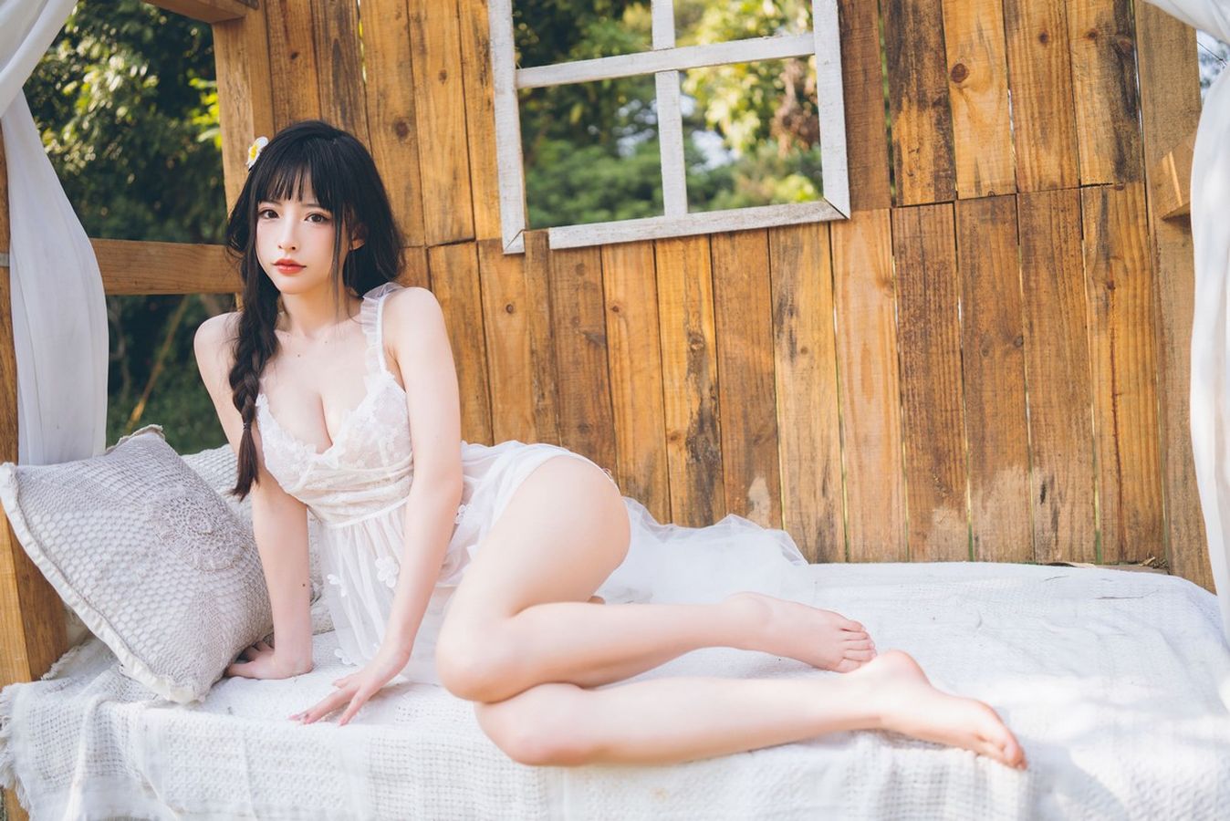 性感尤物清水由乃薄透白纱服饰田园小清新主题户外写真