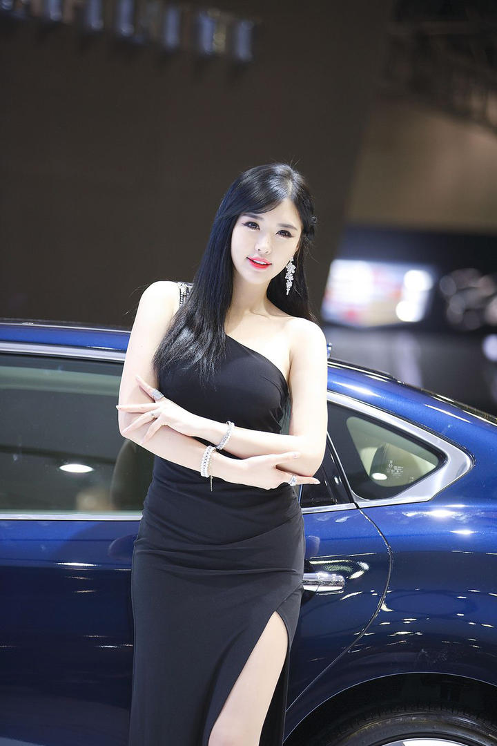 韩国极品车模美女写真