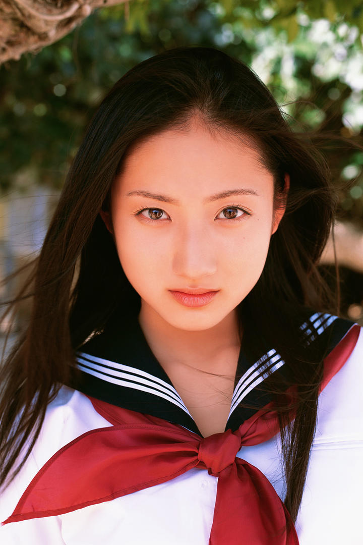 穿校服的日本清纯女高中生头像图片