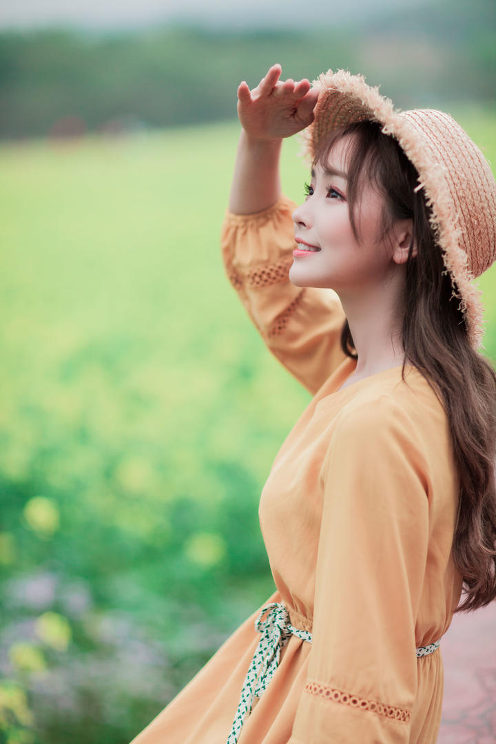 眺望远方的可爱女生丹婷清纯美女壁纸图片