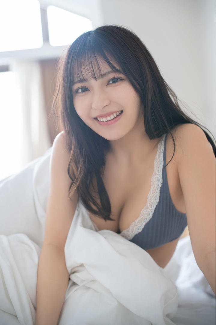 清纯可爱日本大胸美女女优希志