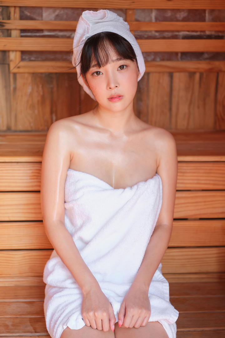 韩国美容院级偷心特辑｜草药蒸汽×浴巾真空包裹｜发梢水珠滑落的神级构图