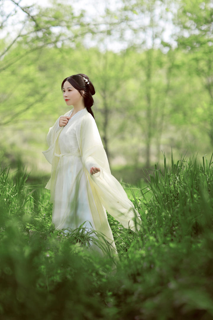 国内高清古装美女汉服艺术照写真图片