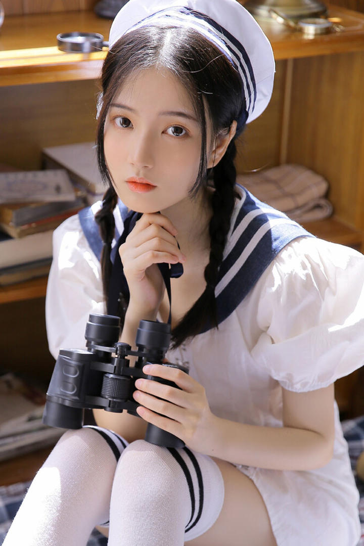 超可爱甜美水手制服清纯美女写真图片