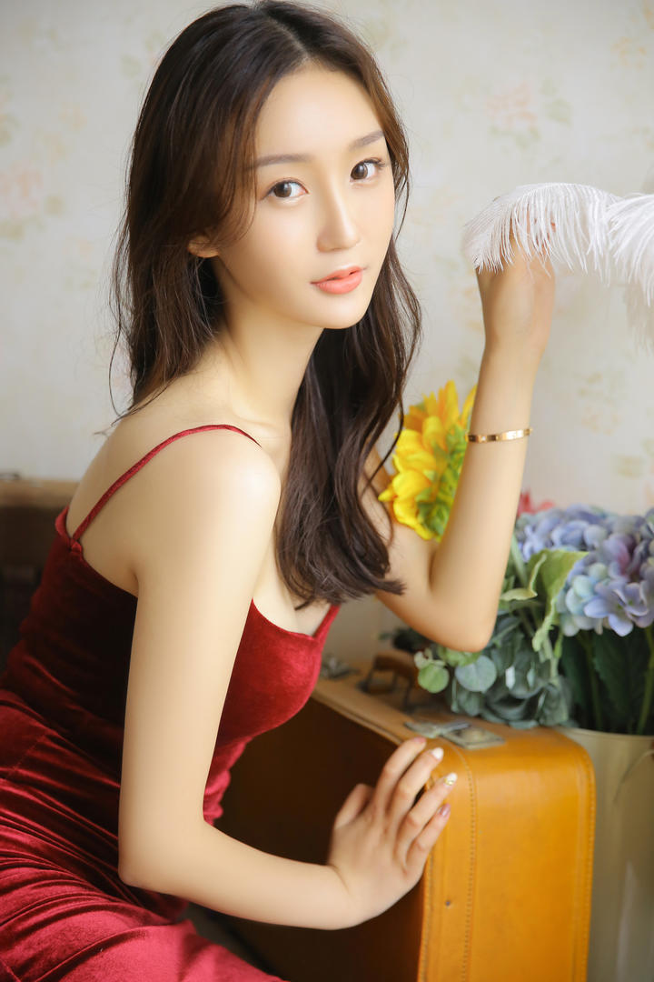 久久国产精品性感美女香肩诱惑美女套图