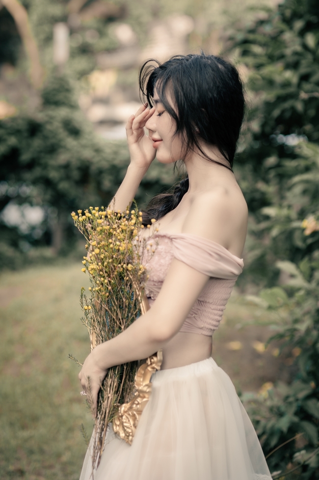 唯美性感清新风格美女写真人体图片