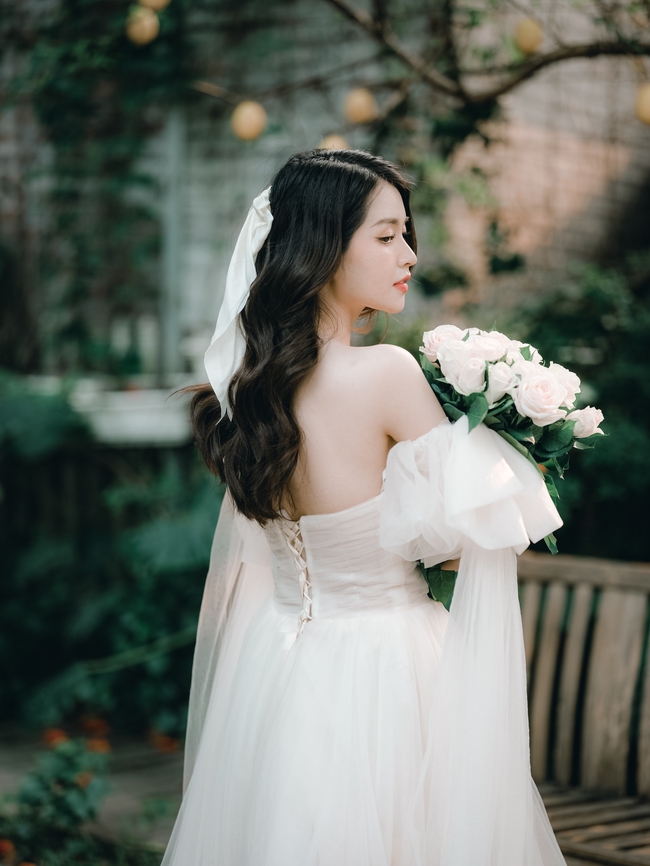 唯美性感白色婚纱美女艺术摄影图片