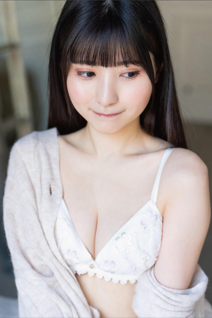 日本可爱女生嫩模美女内衣性感写真图片