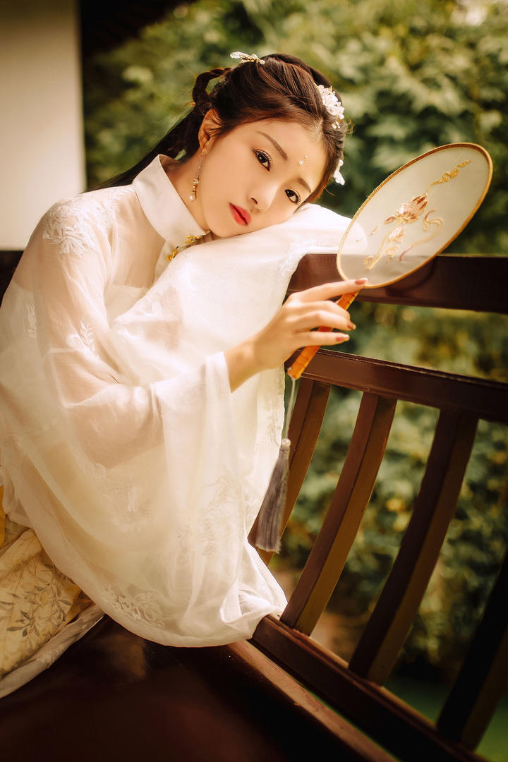 唯美古典美女人体艺术摄影写真图片