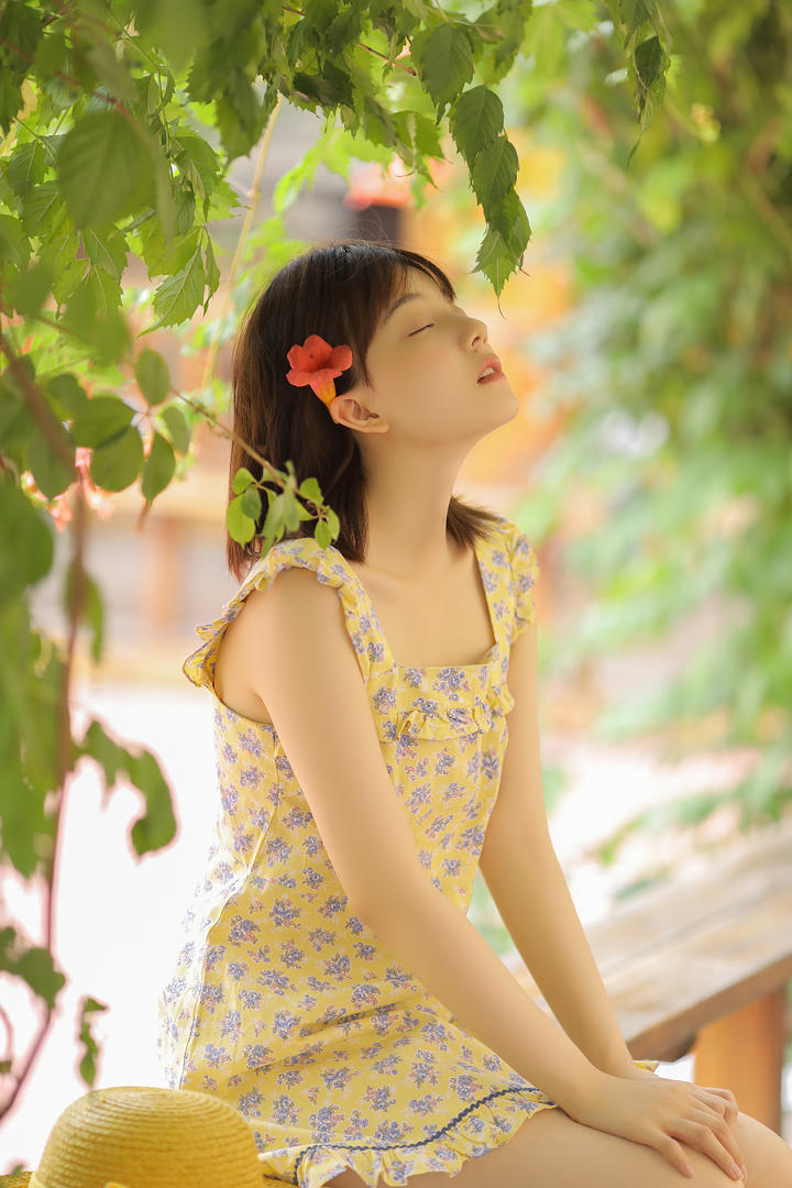 穿连衣裙的甜美女孩美少女图片大全