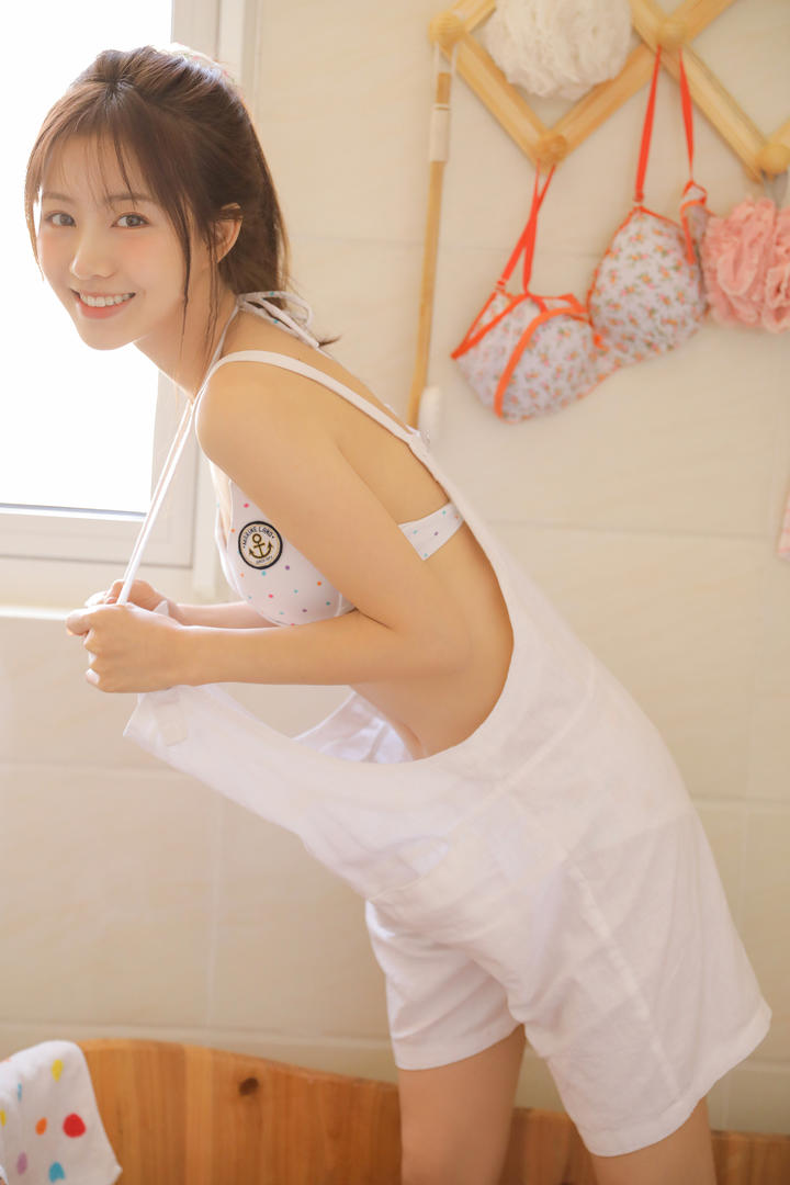 高颜值甜美清纯女神性感写真图片