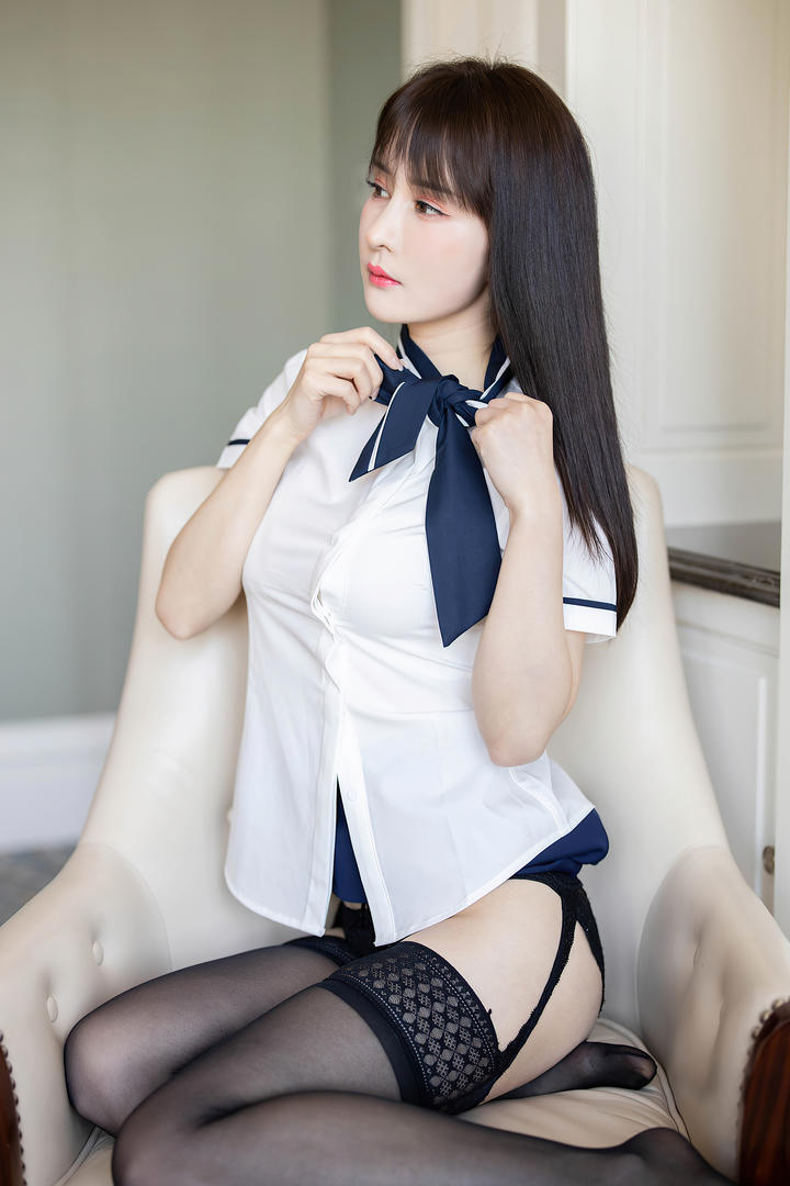穿着学生制服的性感美女131蔡文钰图片