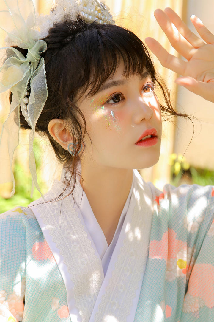 极品清纯古典美女写真图片