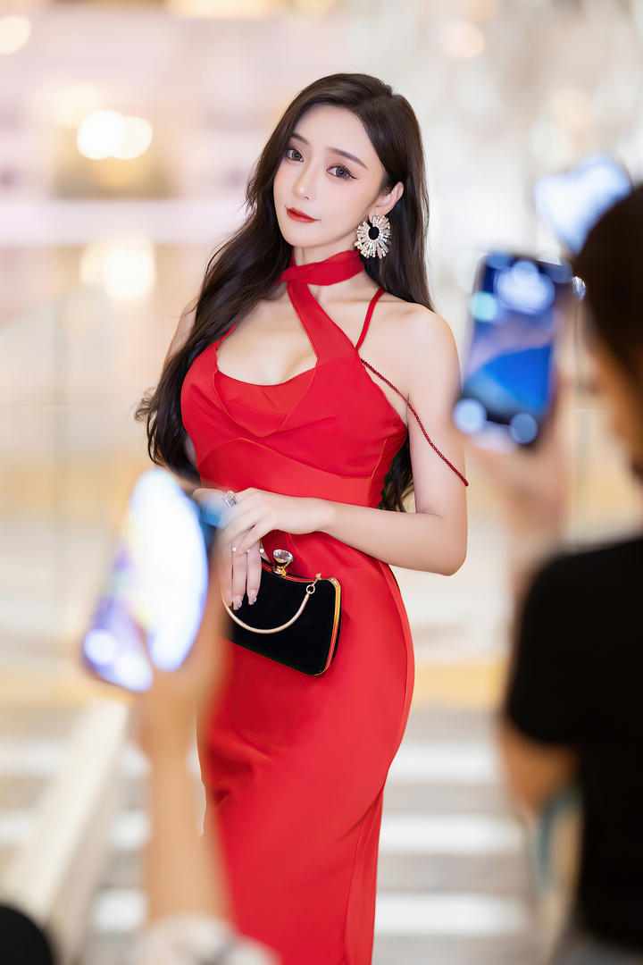 在线免费下载秀人网国产极品美女国模私拍写真集