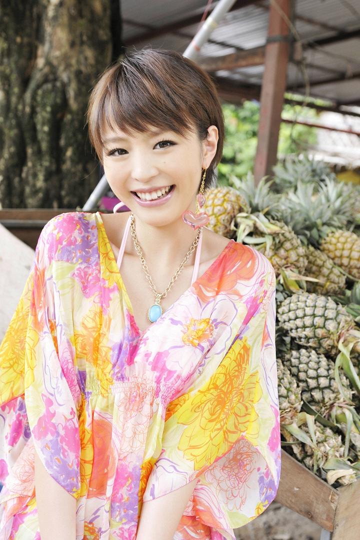 日本清纯短发真人头像女生图片