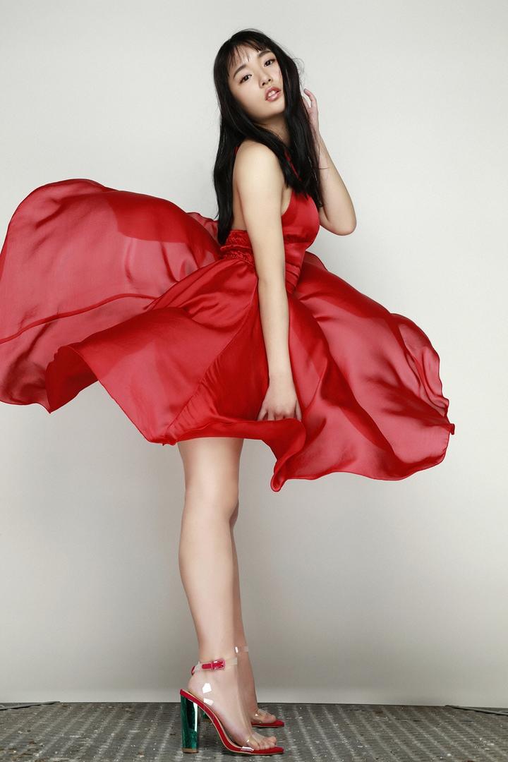 魅力四射的日本美女跳舞性感图片
