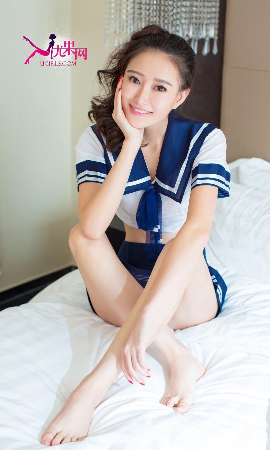 爱尤物美女模特潇潇wx学生装黑丝美腿制服诱惑