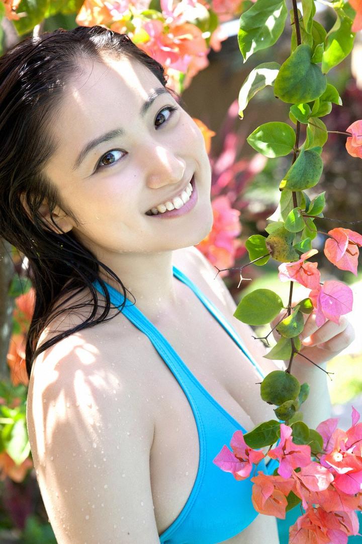 唯美甜美日本清纯美女泳装写真图片