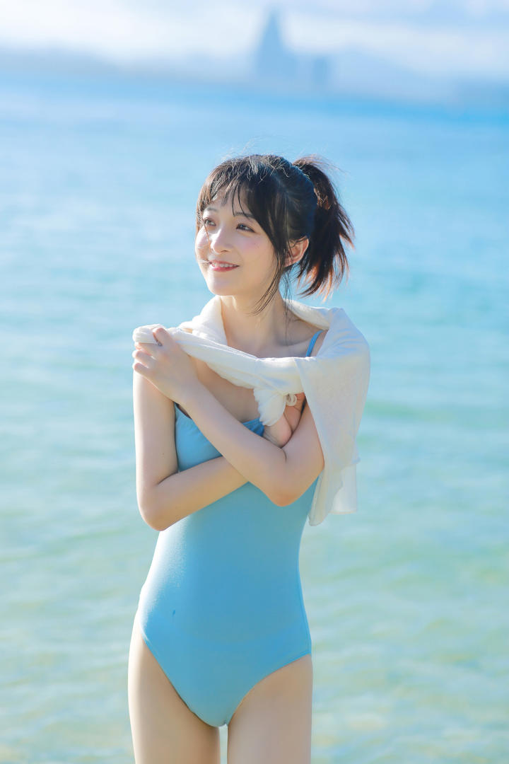 小清新泳装美女高清旅拍写真图片大全
