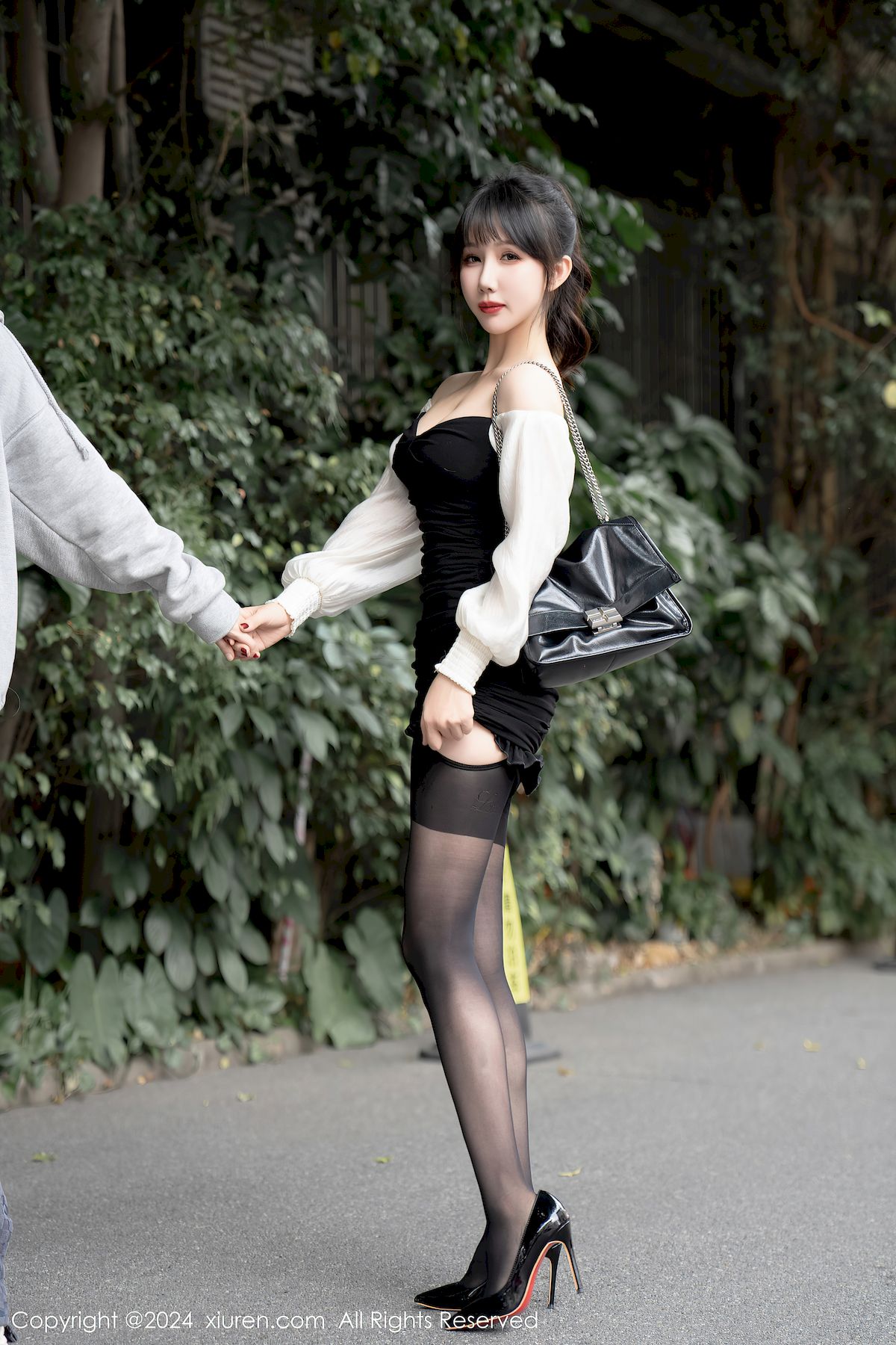 秀人网美女模特波巧酱你的机器人女友主题性感写真