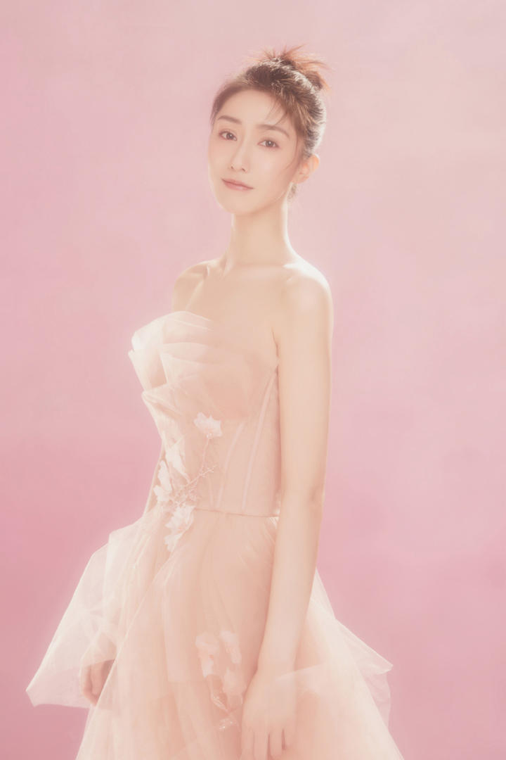 清纯的90后中国女明星王瑛瑛美女壁纸图片