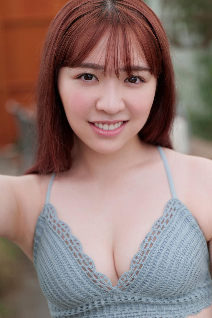 国产亚洲日产大胸MM美女性感套图