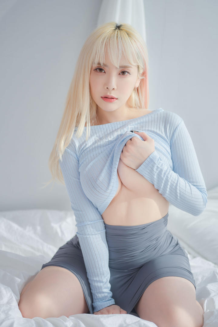 韩国美女床照69久久久久精品9999图片