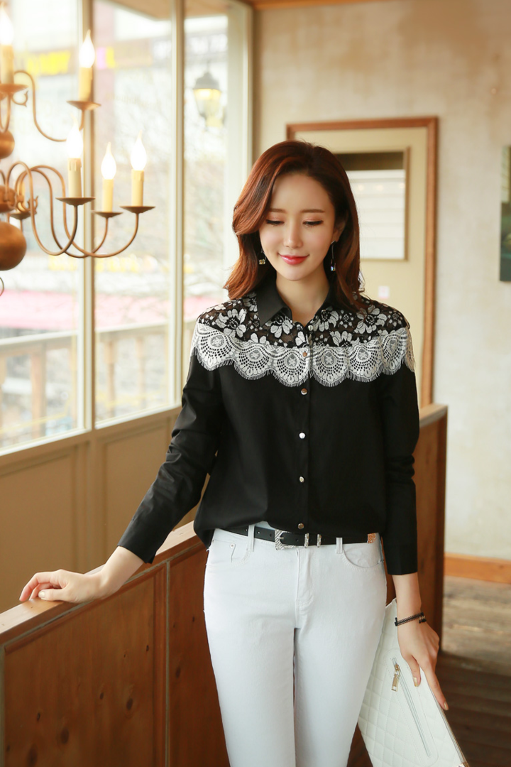 拿着包包的高清韩国气质美女李妍静图片