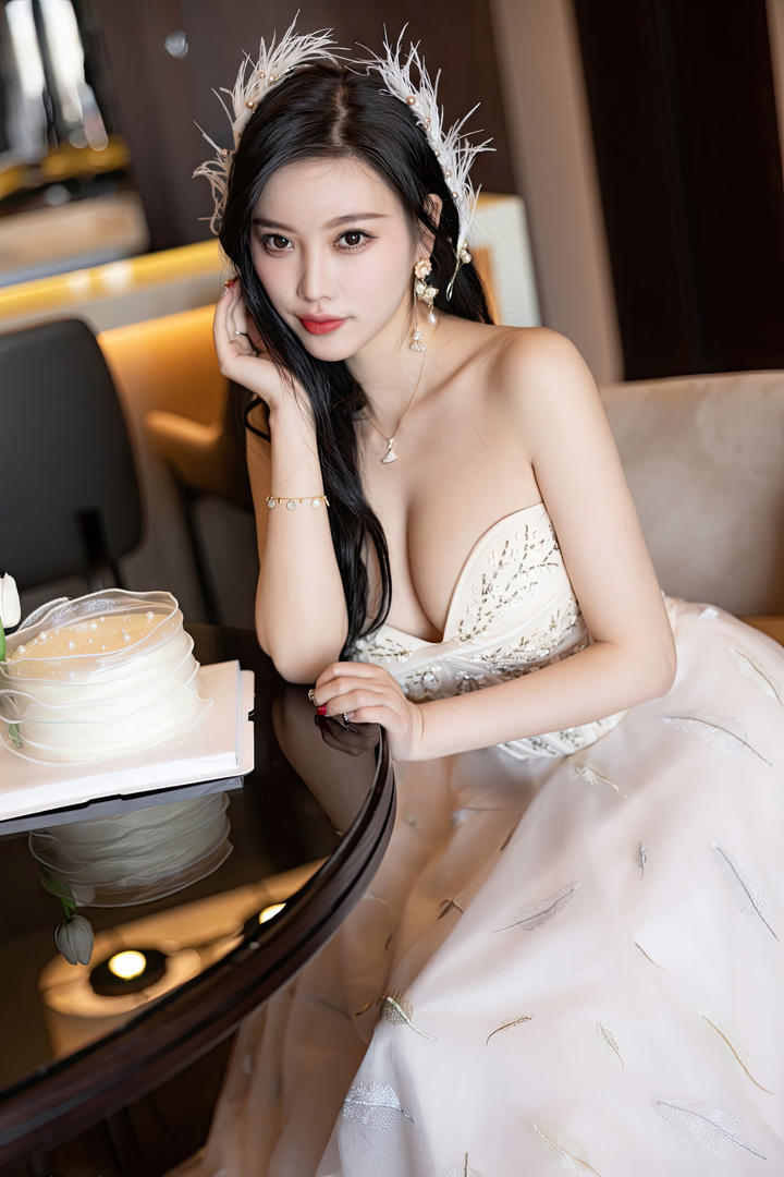 尤果网极品美女杨晨晨性感写真图片