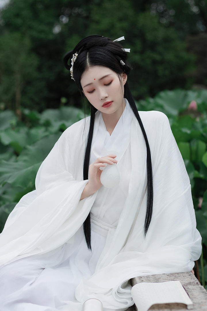 喝酒的古装美女高清壁纸图片大全