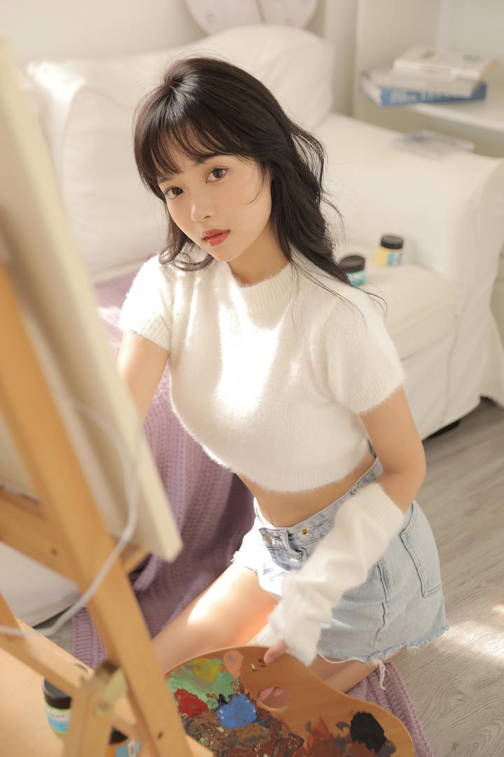 绘画的清纯可爱女生QQ美女头像图片免费下载网站