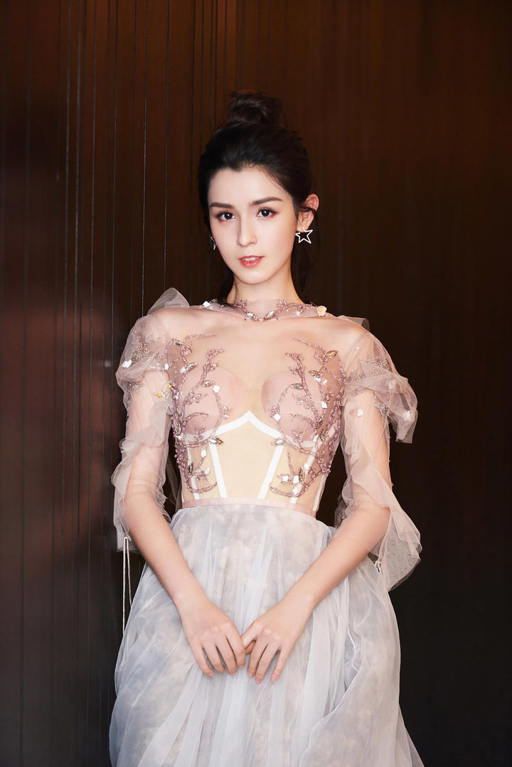 漂亮新疆美女哈尼克孜图片