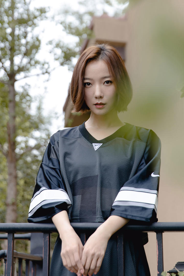 王珞丹清爽短发发型美女明星写真图片