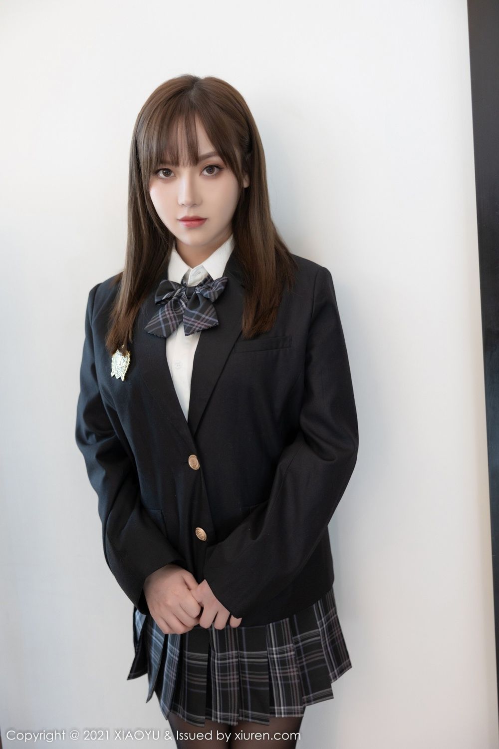 语画界美女模特豆瓣酱黑丝美腿学生制服楚楚动人性感写真