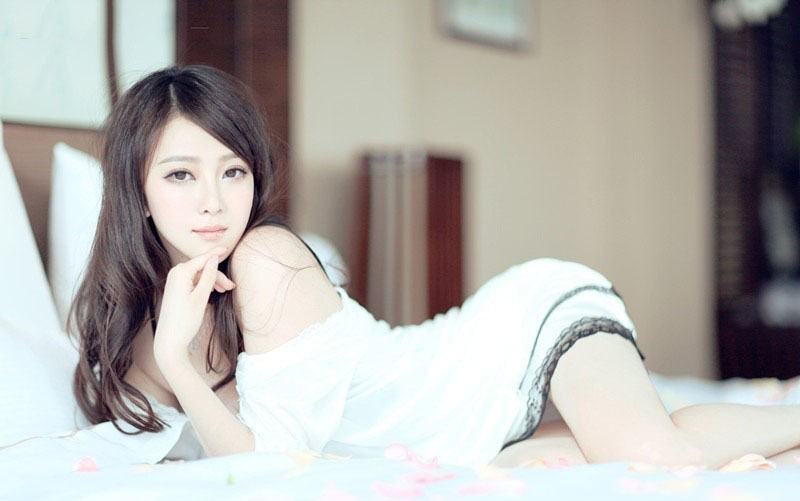 梦幻女生 媚态撩人