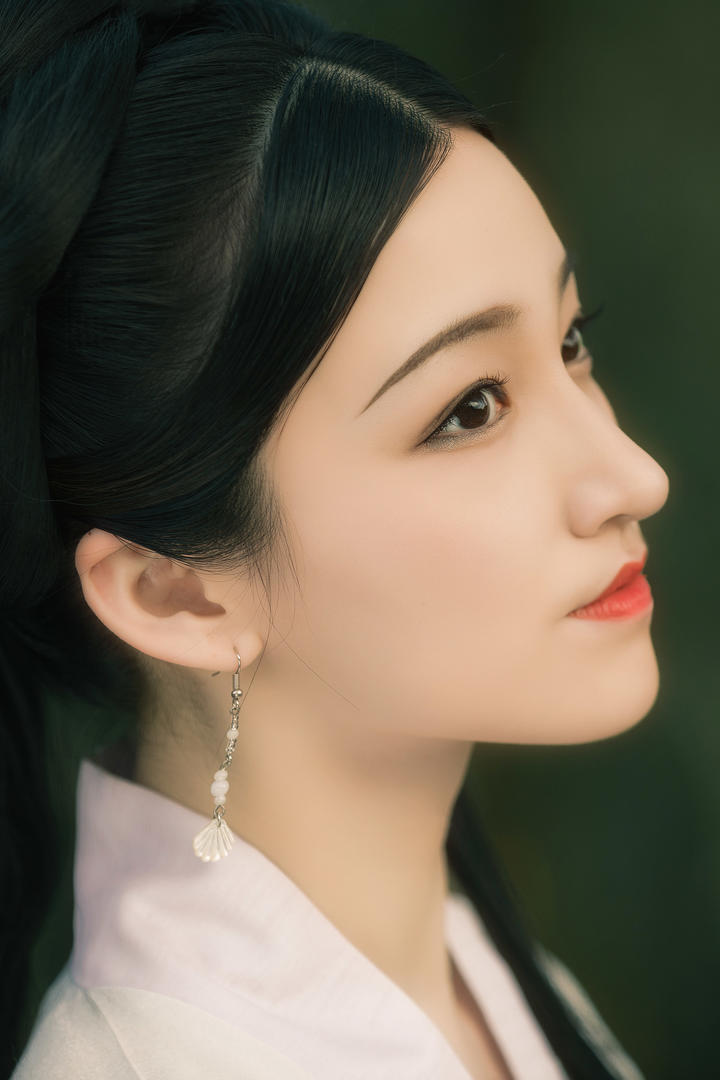 4K超高清古风美女头像侧脸写真图片