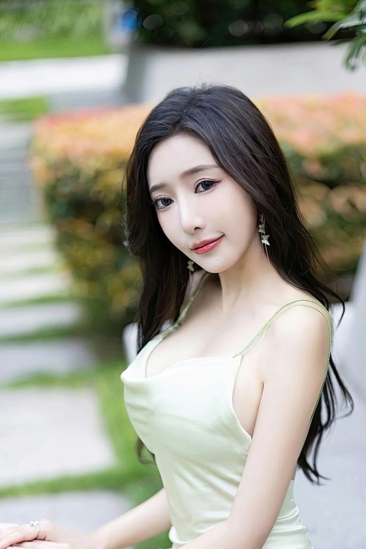 极品国模王馨瑶人休艺术GOGO街拍图片大全