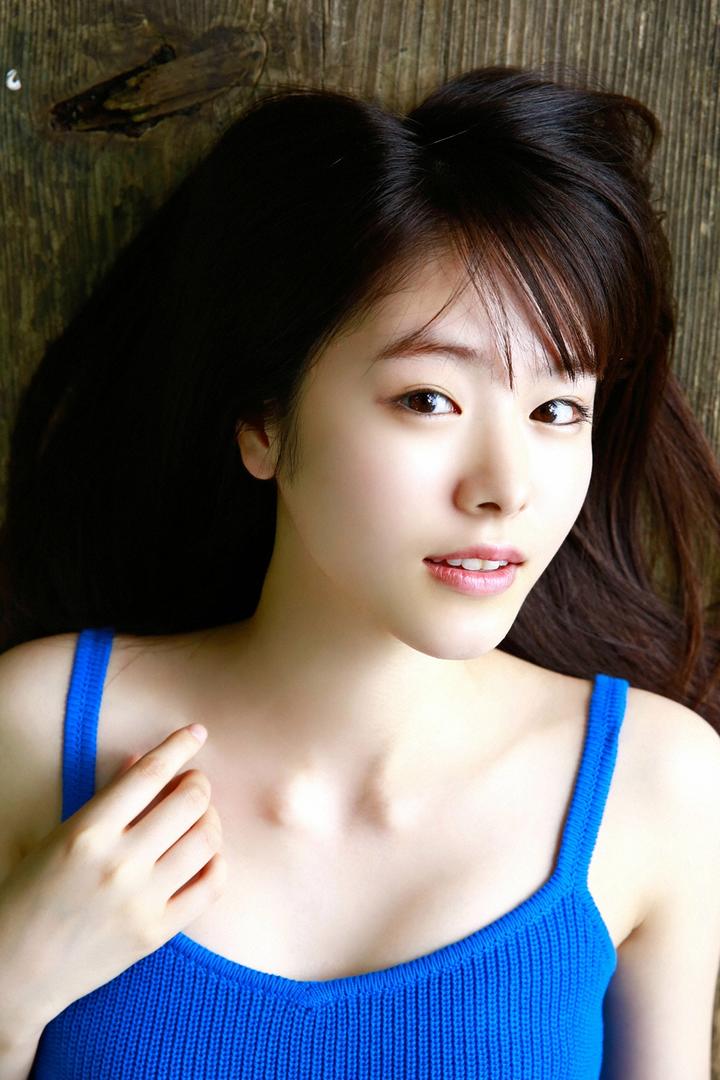 日本清纯邻家女孩私密生活照图片