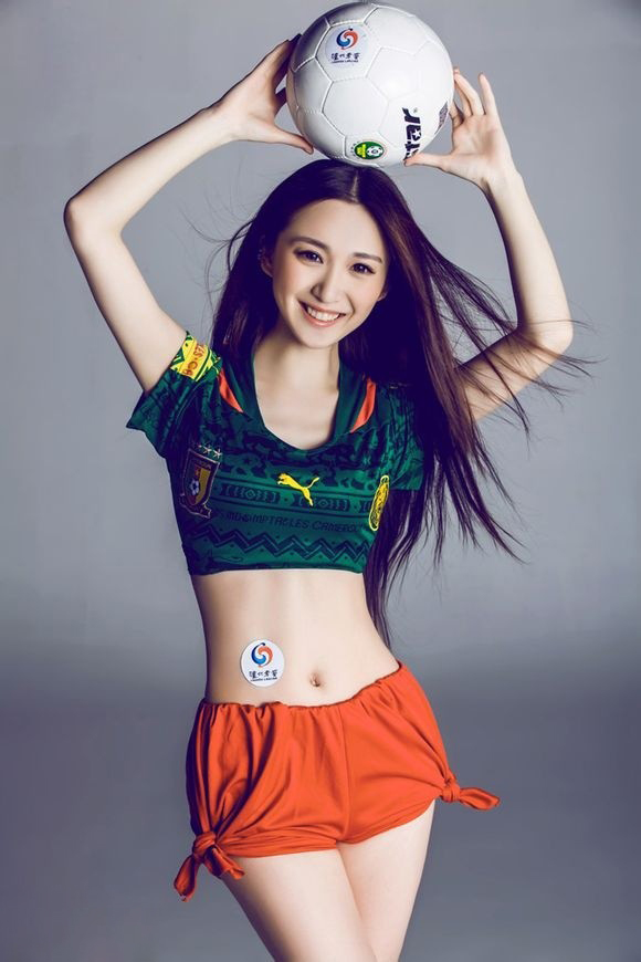 校花孟娇霞性感足球宝贝写真照