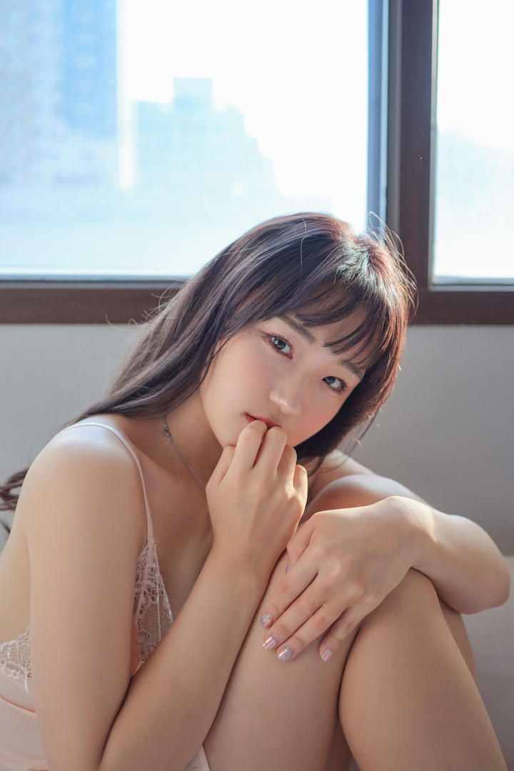 亚洲在线美女模特私拍