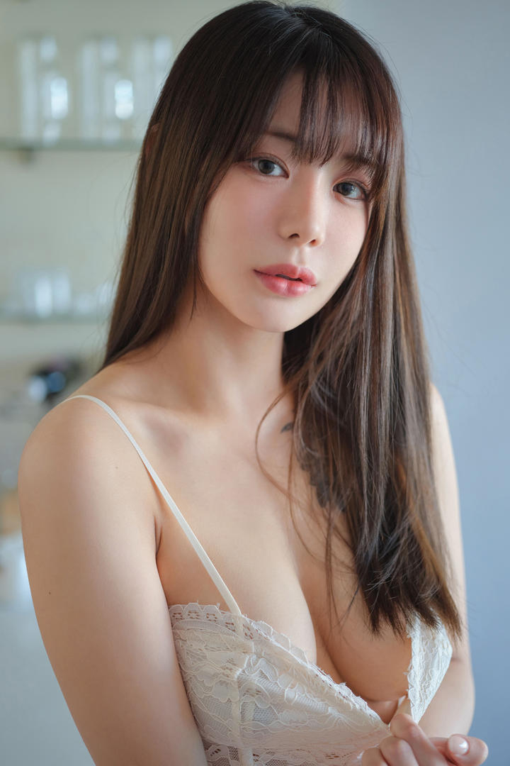 韩国极品大胸美女性感撩人写真高清图片