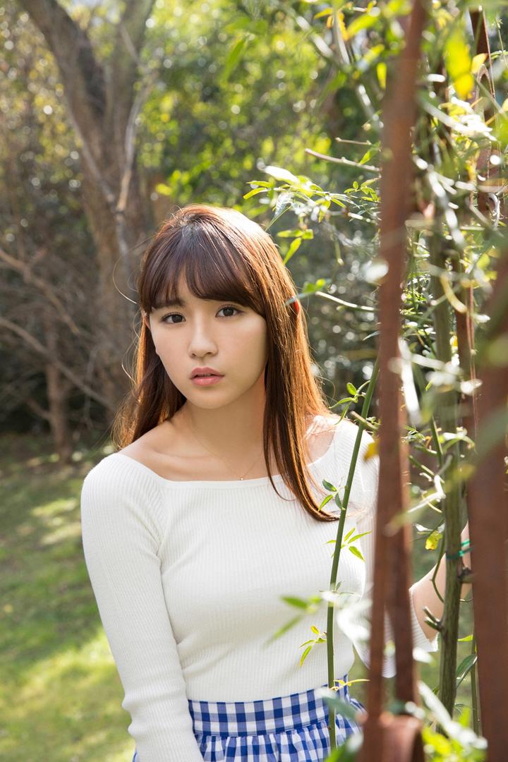 日本漂亮女生野外人像摄影写真图片