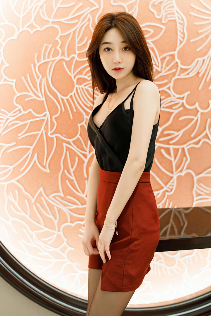 清纯小学老师美女酒店私拍性感写真图片