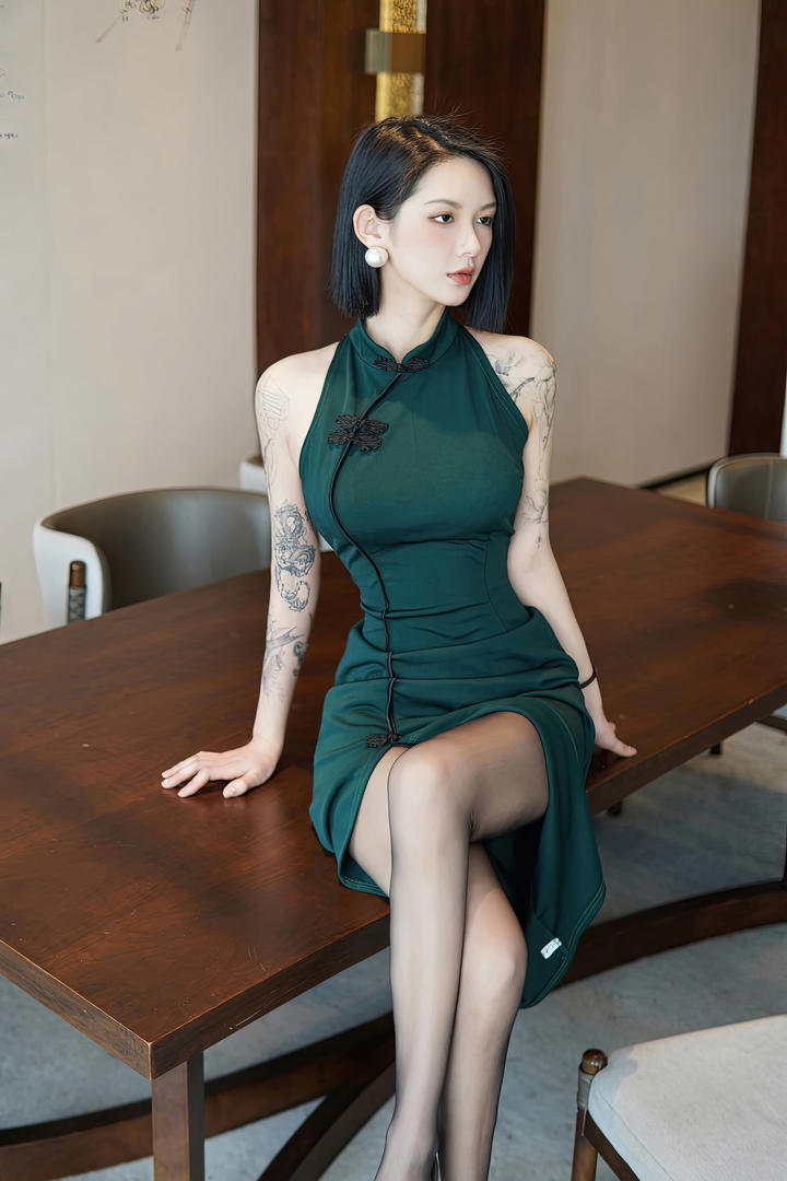 高冷旗袍御姐798艺术人体写真套图