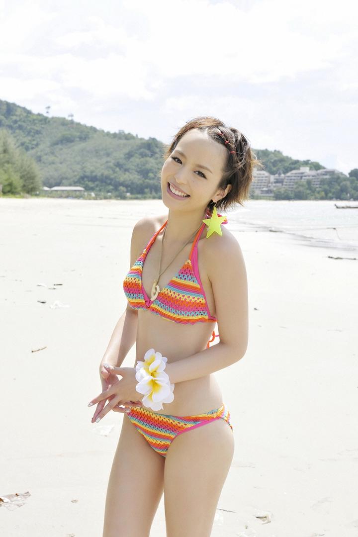 超可爱日本清纯美女比基尼人体写真图片