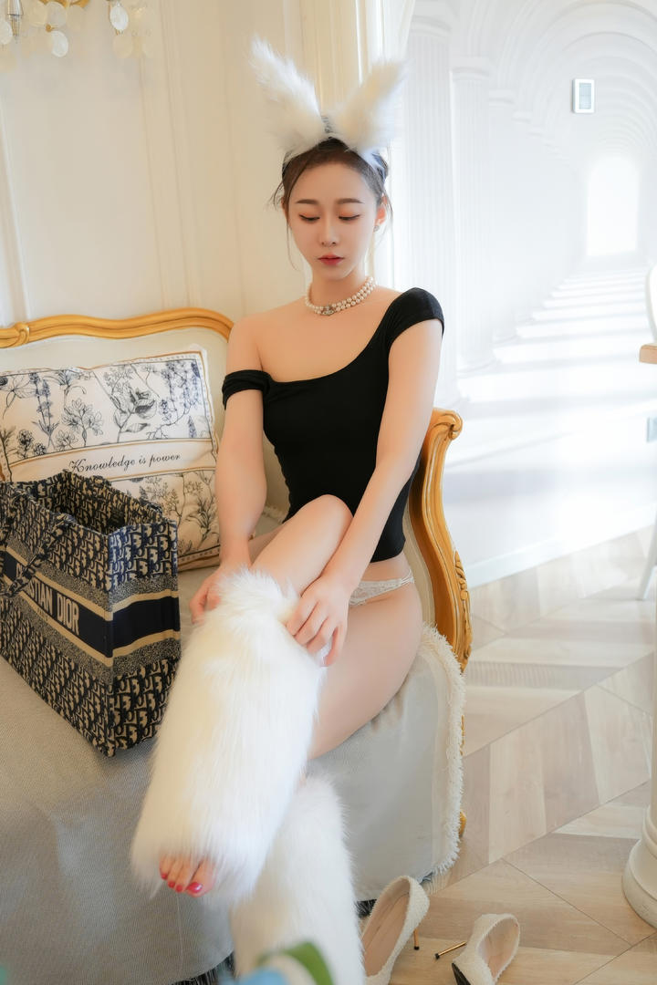 秀人网极品美女嫩模换装私拍写真图片