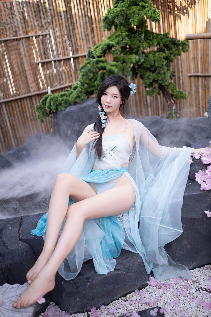 国产美腿女神利世性感古装人体艺术写真图片