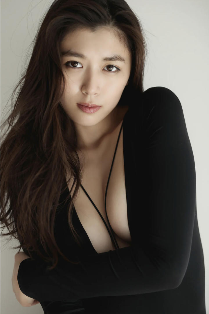 【日系御姐风】东京模特黑色体操服特辑 高冷性感写真2025最新